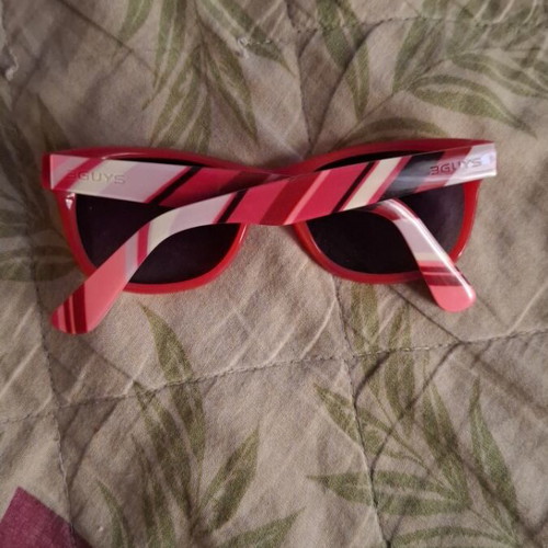 3Guys children's sunglasses with red plastic frame