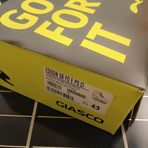 Giasco electrician safety boots size 43, new, black