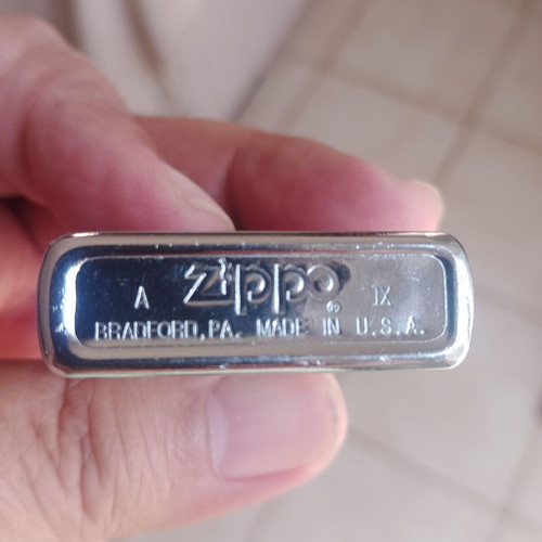 Zippo lighter 1993 like new, collectible