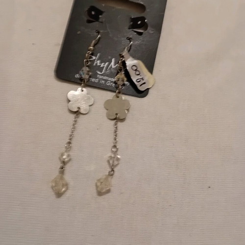 Dangling earrings new flower design with silver crystals