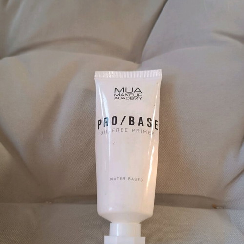 MUA Pro/Base Oil Free Primer used, mattifying