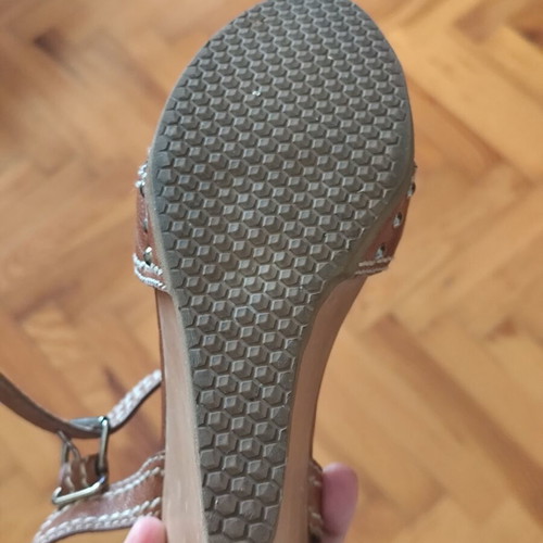 Miu Miu platform sandals like new, wooden heel, size 40, brown