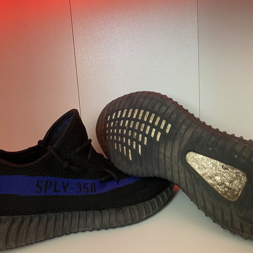 Yeezy 350 V2 sneakers black blue size 42 used in good condition