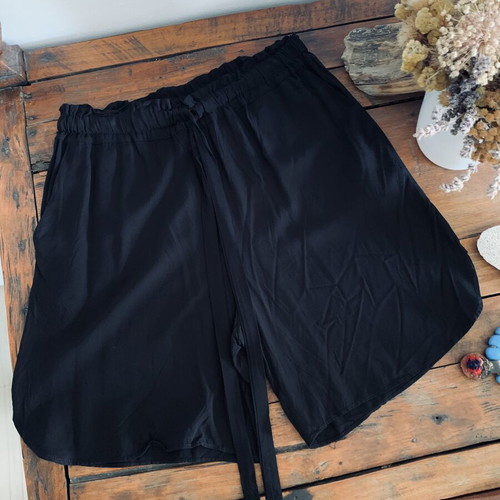 The Line Project black shorts size S 36 8