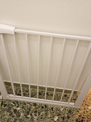 Tiaki dog gate used, white with 7 cm extension