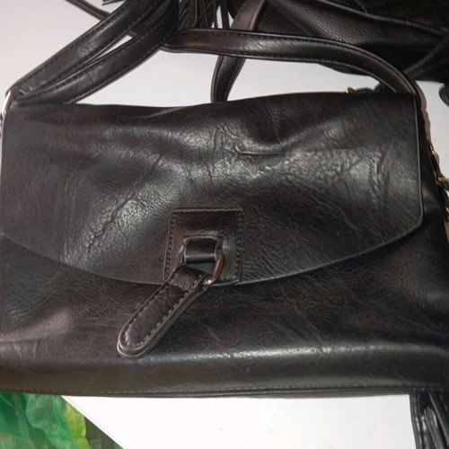 Shoulder bags leather like new, pack of 4 black
