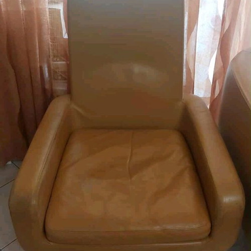 Minotti leather sofa and two armchairs like new