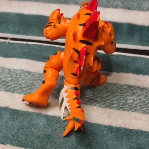 Tigershark Invizimals figure used, good condition