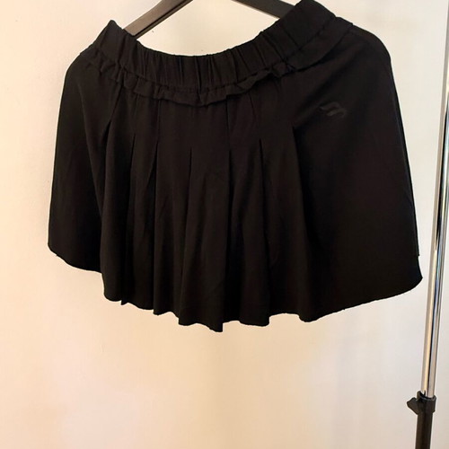 Begatti black skirt shorts like new size Medium