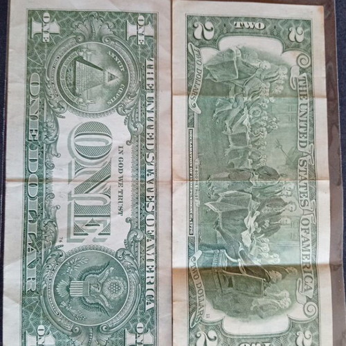 USA 1 and 2 dollar banknotes