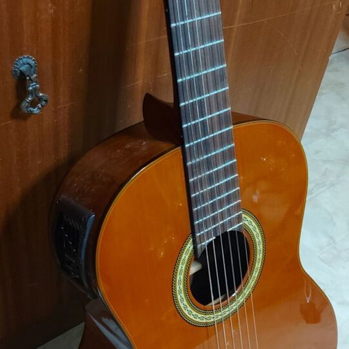 Electroacoustic guitar like new