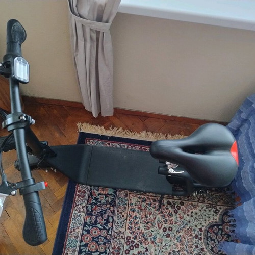 Electric scooter with seat like new
