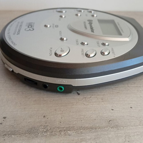 CD players set of 3 used, two with radio
