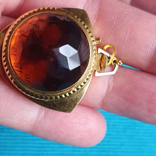 Vintage 80s Zaria wind-up watch used, gold color