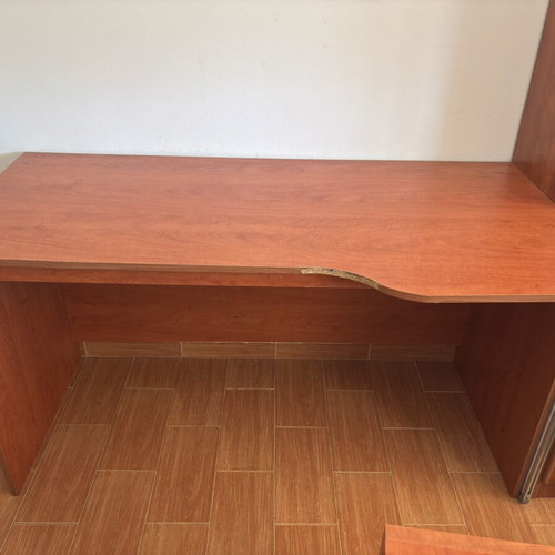 Desk in cherry color used, dimensions 1.40m