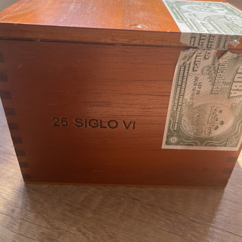 Cohiba Siglo VI Wooden Cigar Box used, original cedar wood