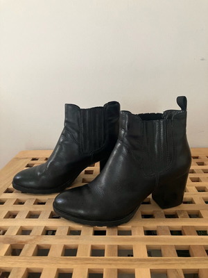 Vagabond ankle boots used, black leather, size 38, high heel