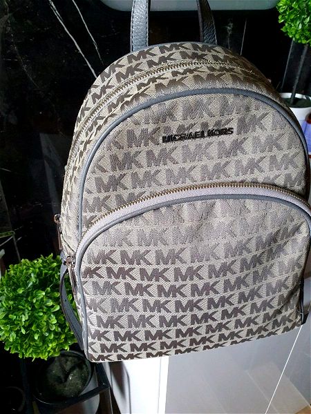 Michael kors backpack afthentiki tsanta platis