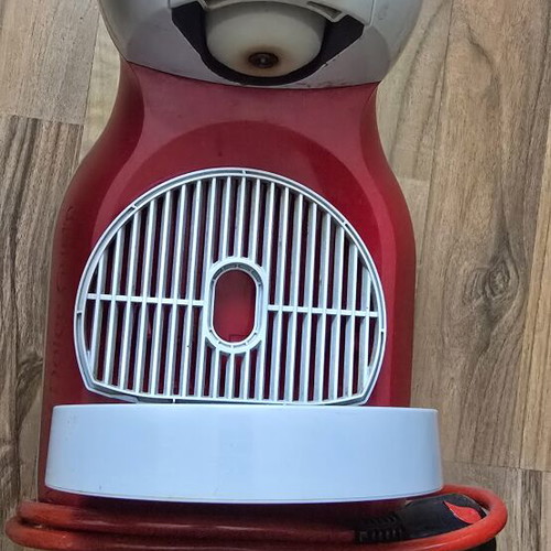 Krups Nescafe Dolce Gusto KP120 coffee machine like new, capsule