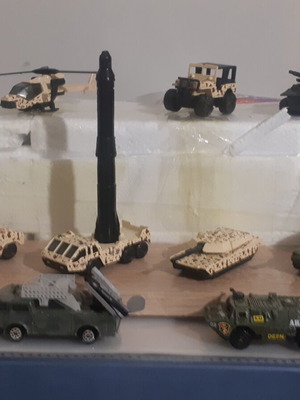 Military vehicles pack, like new, 7 pieces from various brands