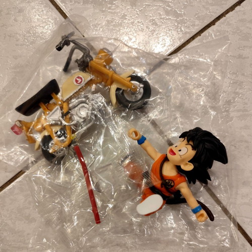 Dragon Ball Z Son Goku figure with yellow motorcycle new