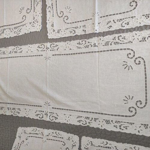 Cutwork tablecloth, doilies and napkins used, set of 5 pieces