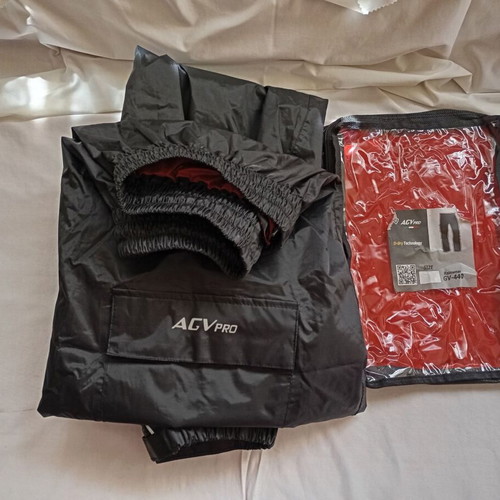AGVpro Waterproof Motorcycle Riding Set like new (Jacket, Pants, Gaiters)