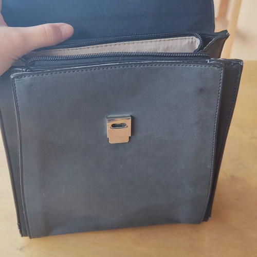 David Jones backpack with adjustable straps, black