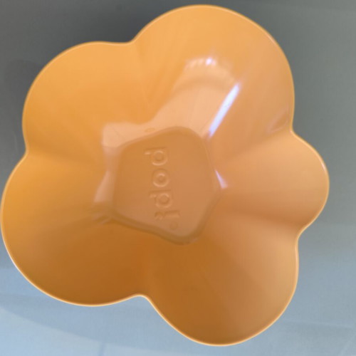 Pop Plastic Bowl Flower Shape orange, like new