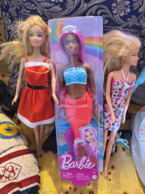 Barbie dolls pack