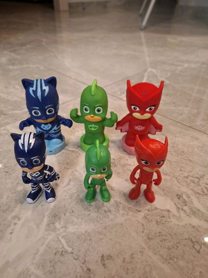 PJ Masks figures like new, 3 regular and 3 water shooter figures