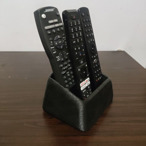 Remote organiser small for up to 4 remotes new