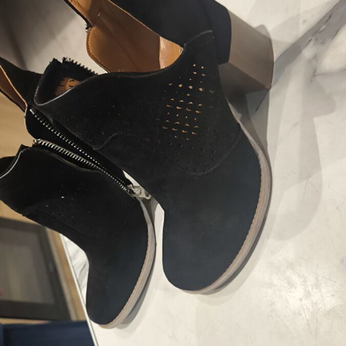 Women's boots new, size 38, black
