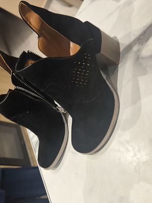 Women's boots new, size 38, black
