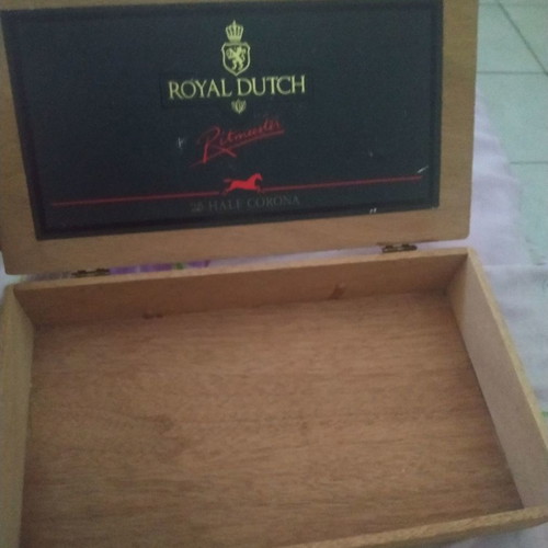 Royal Dutch collectible cigar box used