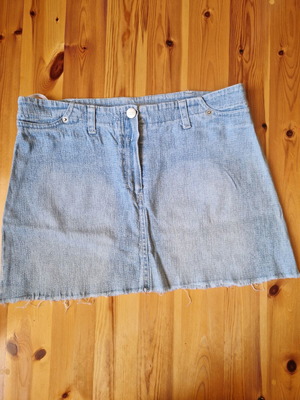 Blue denim mini skirt size S like new
