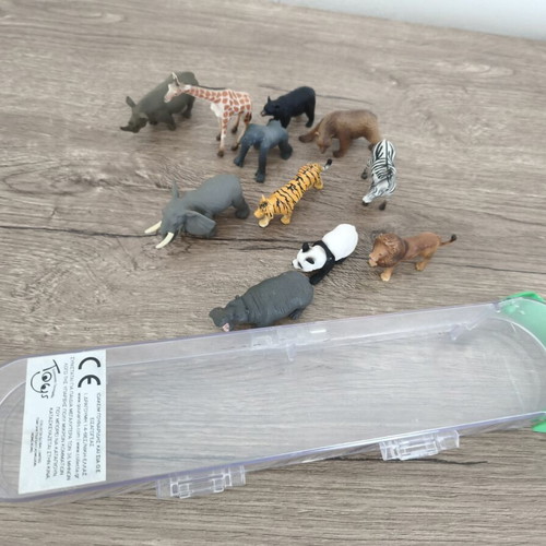 Collecta animal figures set of 11 small used