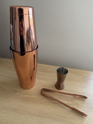 Hendi Tin Tin Copper stainless steel cocktail shaker, jigger and tongs