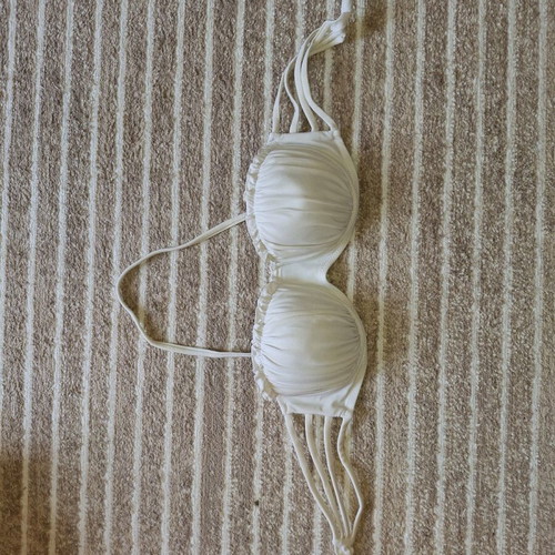 Top swimwear with padding white like new