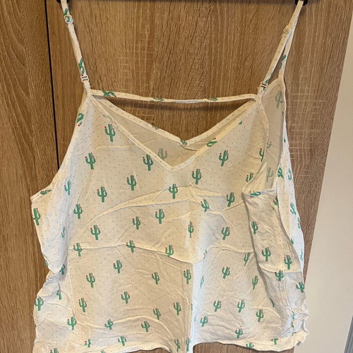 Only summer top XL 42 like new, white