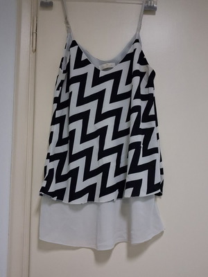 Donatella sleeveless top used, size M/L, black and white