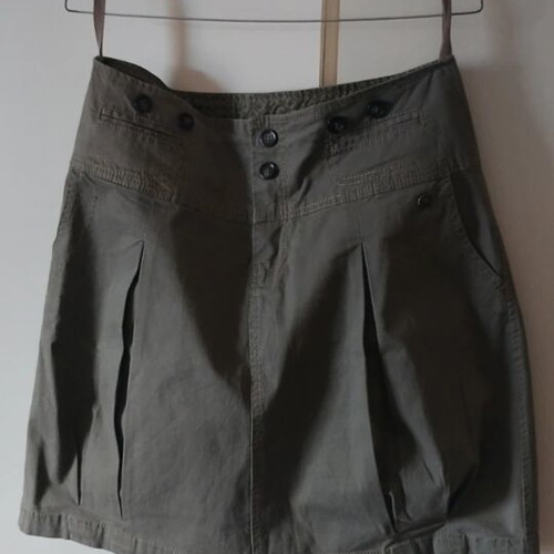 Attrattivo skirt like new, size M, green