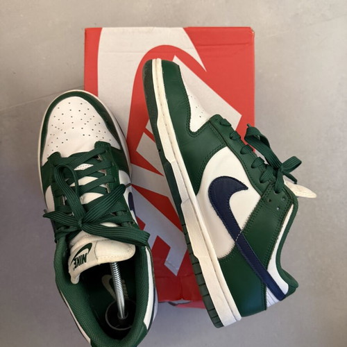 Nike Dunks sneakers size 42 like new, green