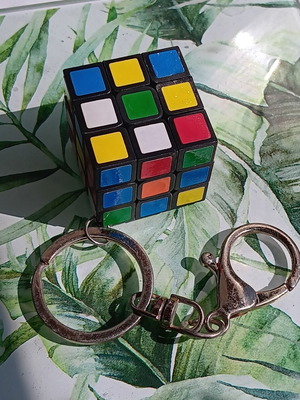 Rubik's Cube keychain like new, educational and functional