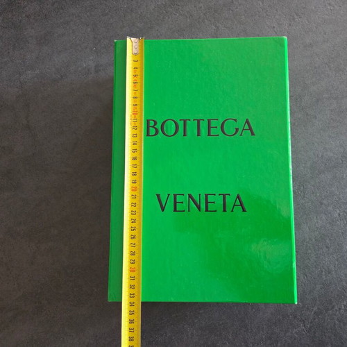 Bottega Veneta packaging box used, magnetic closure, 34x23x10 cm