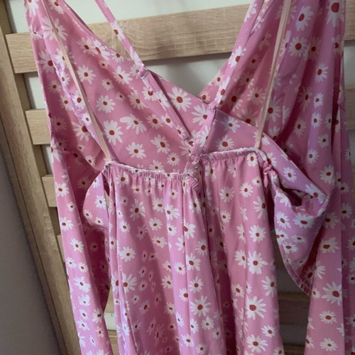 Dress small new, pink with white daisies, midi length