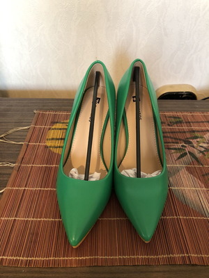 Zapatos Green High Heels New, 8 cm Pyramid Heel