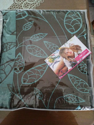 Waterproof tablecloth 160x160 new, brown and blue