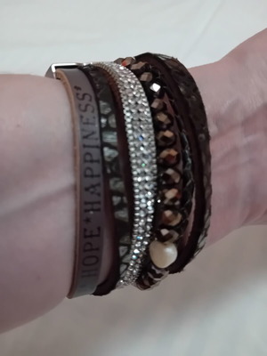 Bracelet with leather, metal, and beads, new, GC Accessories