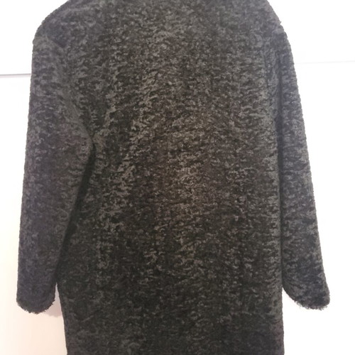 Zara women's black faux fur coat like new, straight cut, size XS
